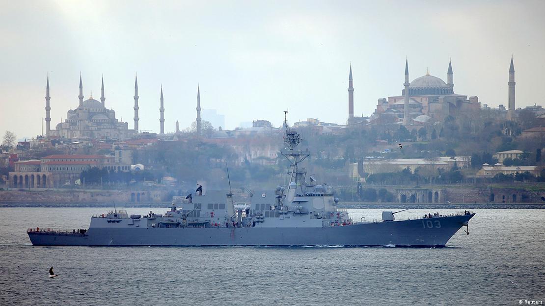 ABD Donanmasına ait USS Truxtun’un 2014 yılında İstanbul Boğazı’nı geçerken çekilmiş bir fotoğrafı.