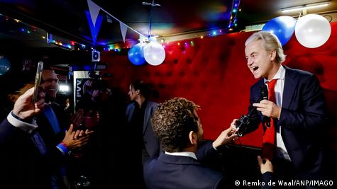 Geert Wilders seçim zaferini kutluyor