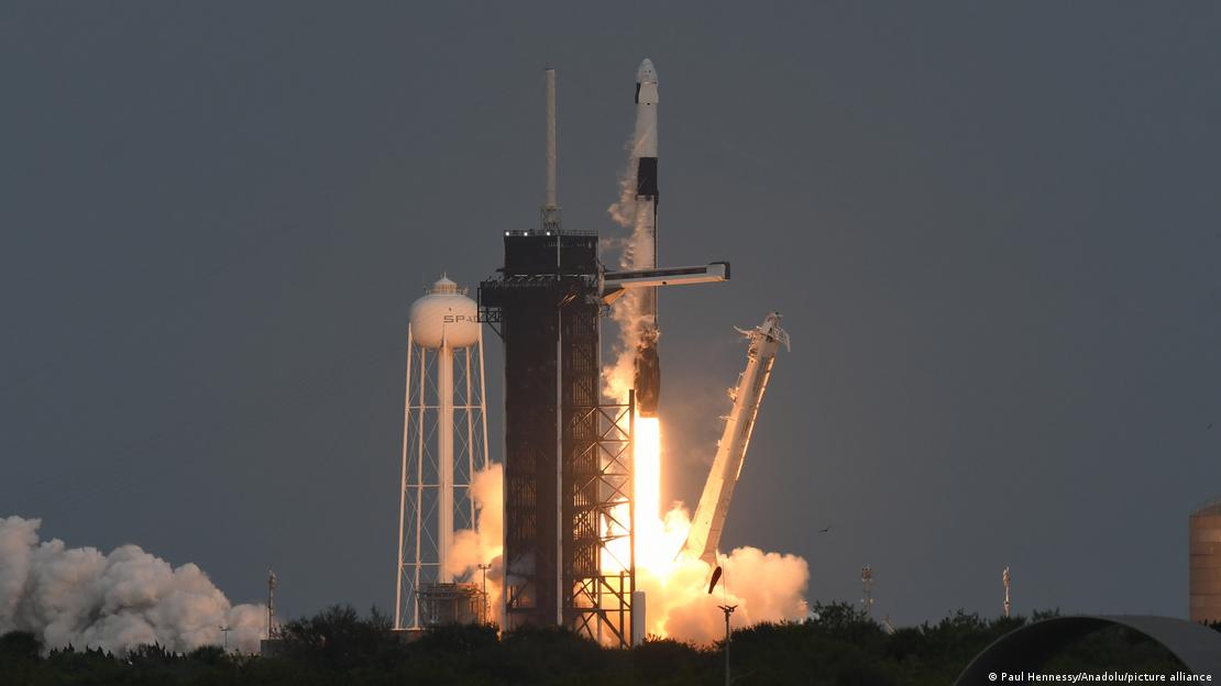 Falcon 9 roketi, Florida'daki Kennedy Uzay Merkezi'nden fırlatılmıştı.