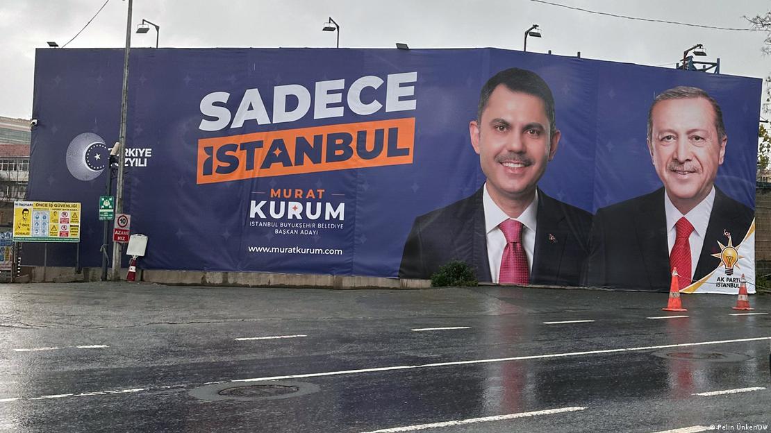 Murat Kurum ve Recep Tayyip Erdoğan'ın seçim afişleri