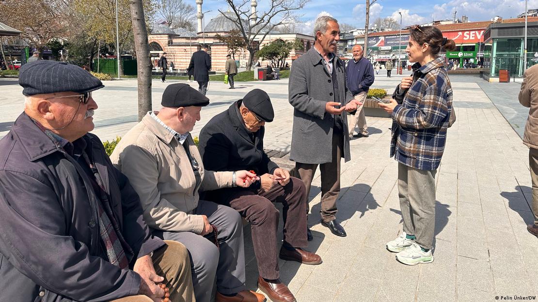 Muhabirimiz Pelin Ünker, Üsküdar'daki emeklilerle birlikte 
